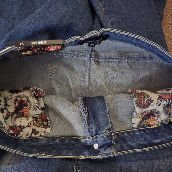 Ed Hardy Blue Flare Jeans with White and Multicolor Design - Picture 4 of 5